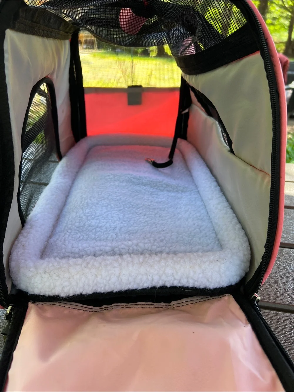 Pet Ami Large Pet Carrier with Mesh Ventilation